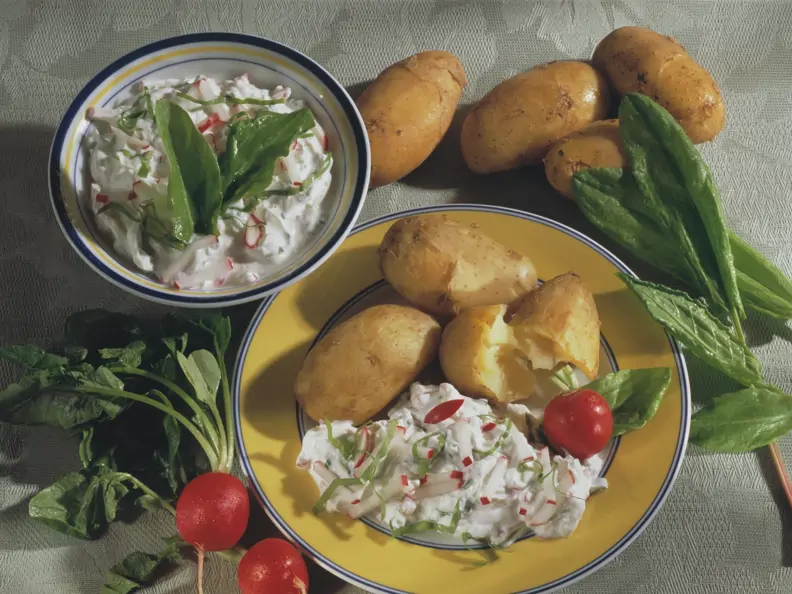Pellkartoffeln mit Radieschen-Quark