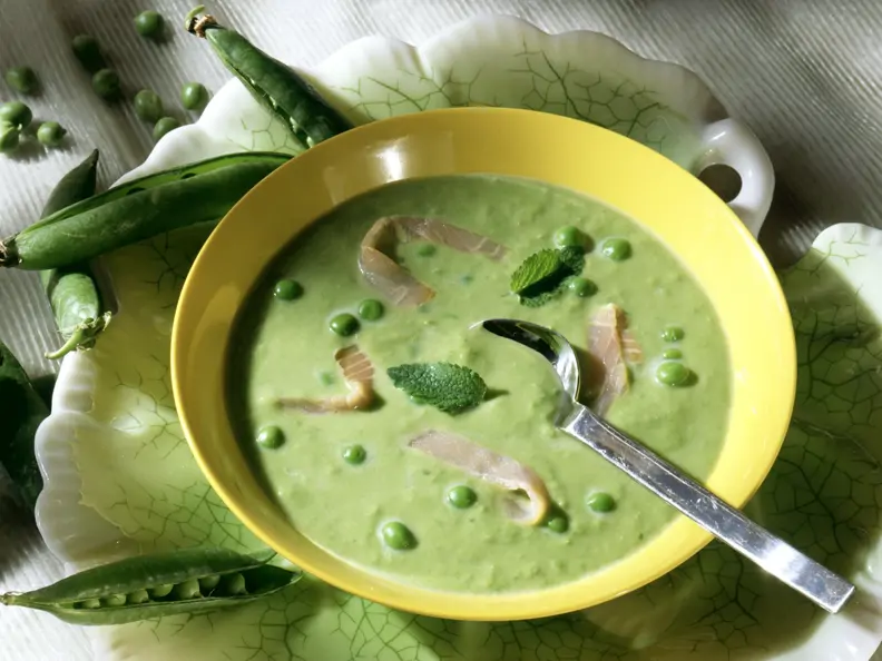 Erbsensuppe mit Lachs