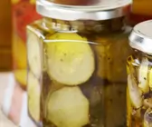 Eingemachte Zucchini