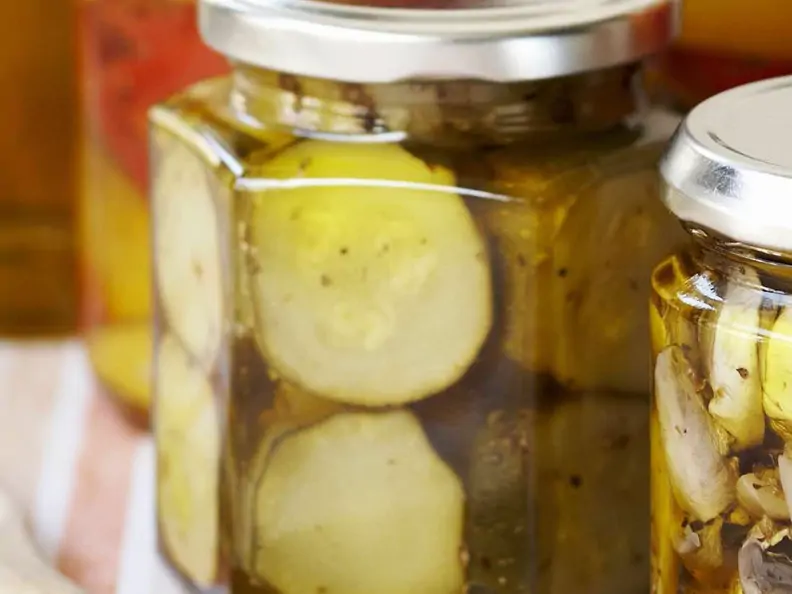 Eingemachte Zucchini