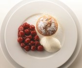Quarkauflauf mit Balsamico-Kirschen