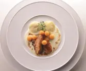Kalbsbries mit Zwiebelravioli