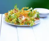 Friséesalat mit Tofu