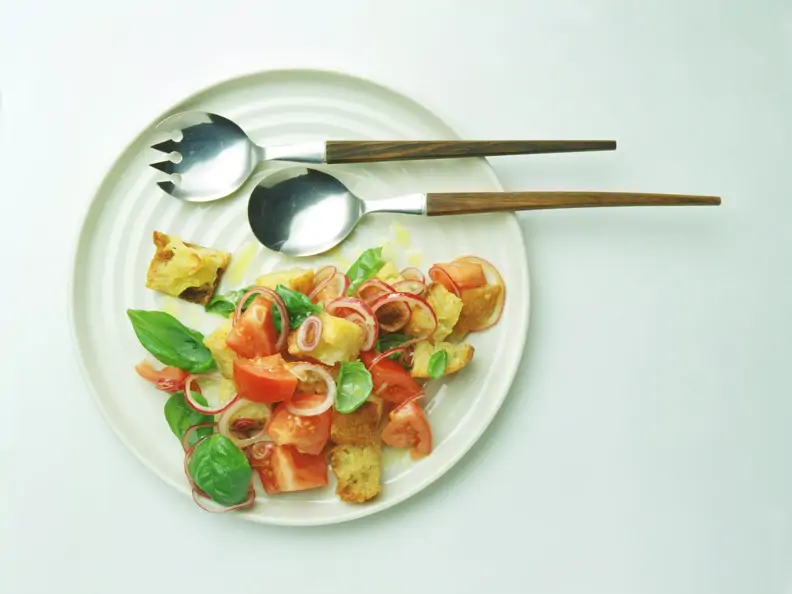 Warmer Tomaten-Brot-Salat