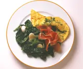 Omelett mit Spinat und Parmaschinken