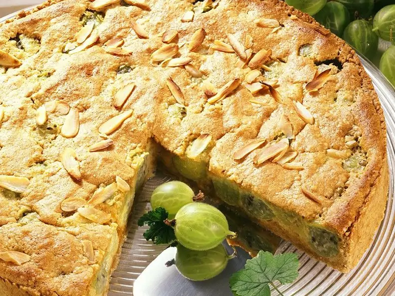 Stachelbeer-Mandelkuchen