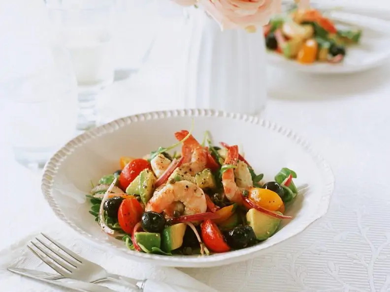 Avocado-Tomatensalat mit Shrimps