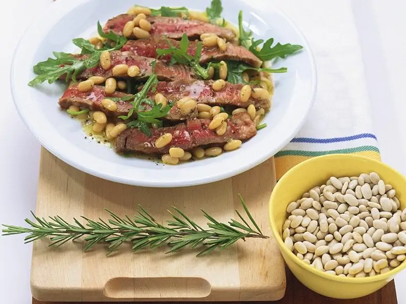Bohnensalat mit Steakstreifen