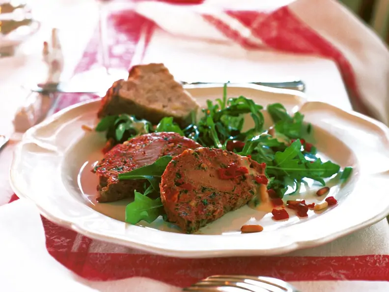 Leberterrine mit Salat