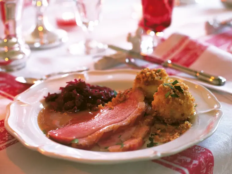 Burgunderschinken mit Preiselbeerrotkohl