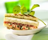 Parmaschinken-Käse-Sandwich
