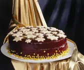 Schokoladentorte mit Marzipansternen