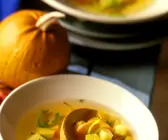 Hühnersuppe mit Kürbis