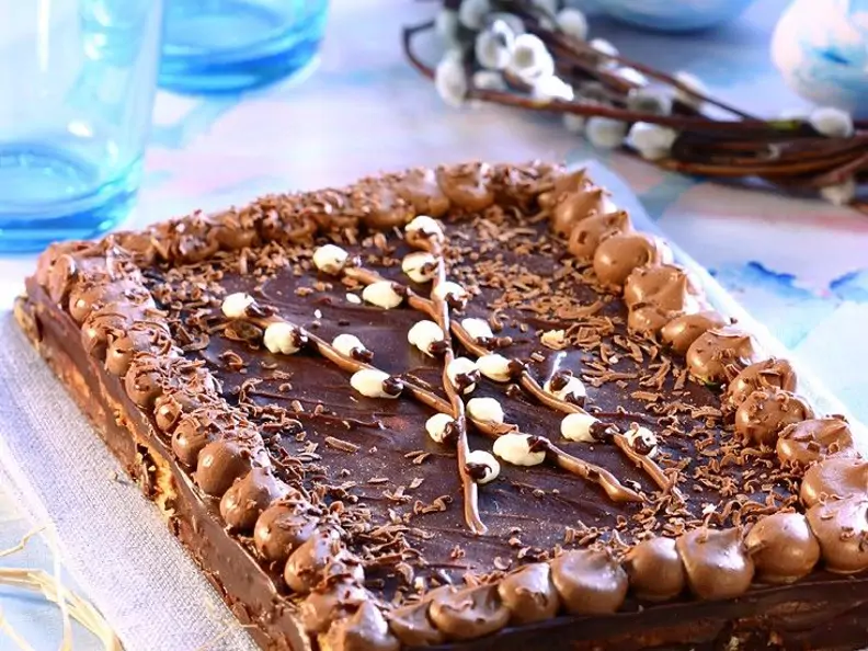 Mazurek mit Schokoladenglasur (Osterkuchen aus Polen)