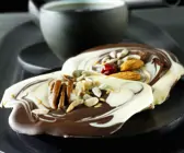 Marmorschokolade mit Nüssen und Körnern