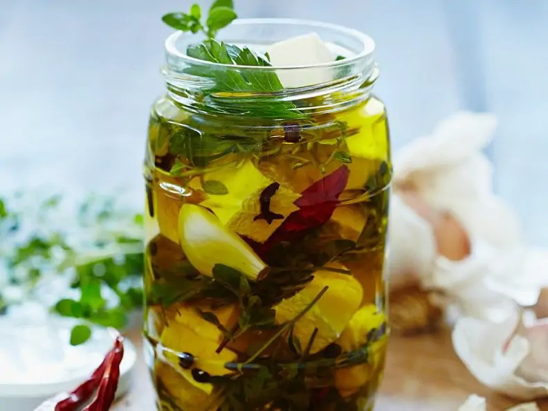 Feta in Gewürzöl