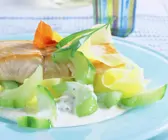 Gurkengemüse mit Lachsfilet