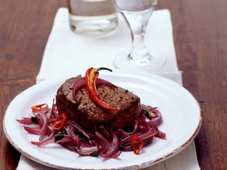 Rumpsteak mit Chili-Zwiebeln