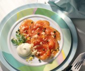 Graved Lachs mit Kapern und Meerrettich
