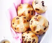 Süße Hefe-Schokobrötchen