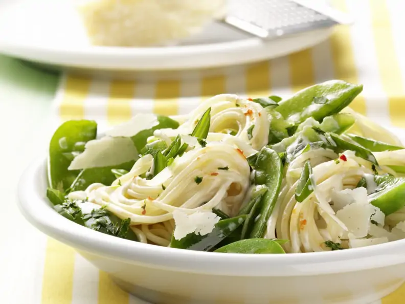 Spaghetti mit pikantem Frühlingsgemüse