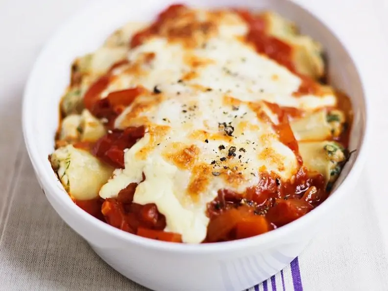 Lachs-Cannelloni mit Tomaten und Mozzarella