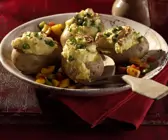 Gefüllte Kartoffeln mit Käse überbacken