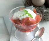 Quarkschaum mit Rhabarberkompott