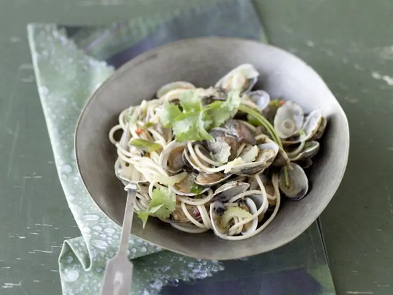 Spaghetti Vongole mit asiatischen Aromen