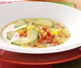 Paprikasahnesuppe mit Avocado