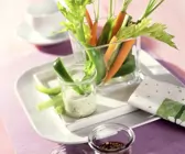 Gemüse-Sticks mit zweierlei Saucen