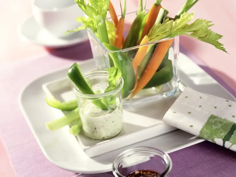 Gemüse-Sticks mit zweierlei Saucen