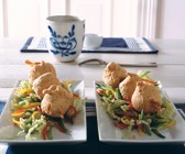 Gebackener Lachsspieß mit Asia-Salat