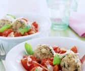 Steinpilz-Semmelknödel mit Tomaten
