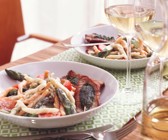 Bunter Nudelsalat mit Kalbsschnitzelchen