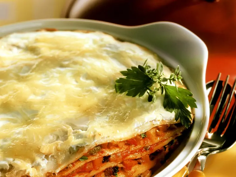 Pfannkuchen-Lasagne überbacken mit Käse