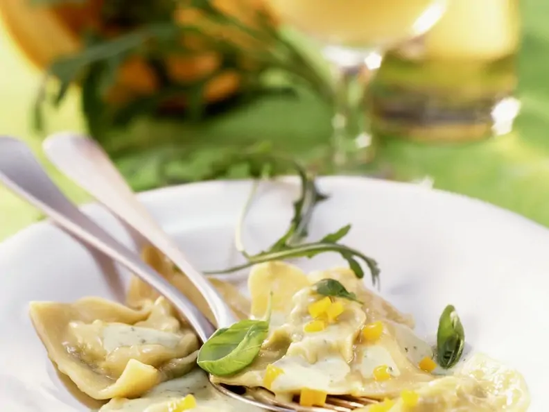 Kürbis-Ravioli mit Pesto