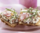 Knäckebrot mit Radieschen