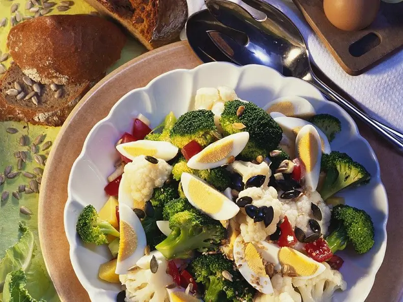 Kohlsalat mit Ei