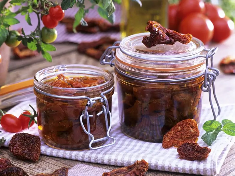 Tomaten in Öl