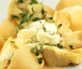 Nudeln mit Artischocken und Mozzarella