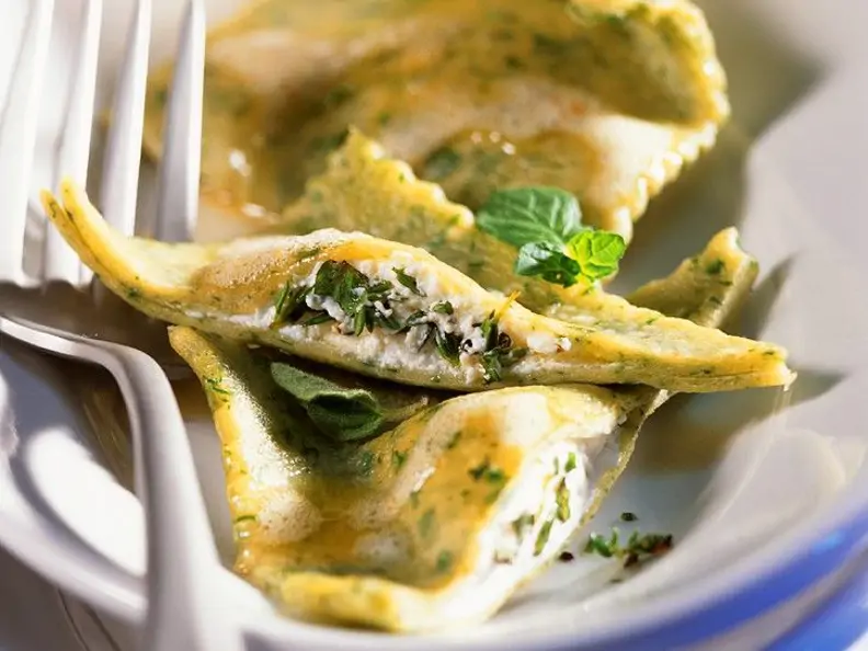 Ricotta-Kräuterravioli