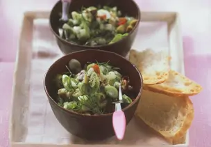 Gurkensalat mit Frühlingszwiebeln