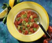 Tomatensuppe mit Avocado