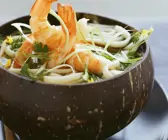 Asiatische Nudelsuppe mit Garnelen