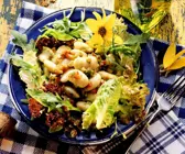 Blattsalat mit weißen Bohnen