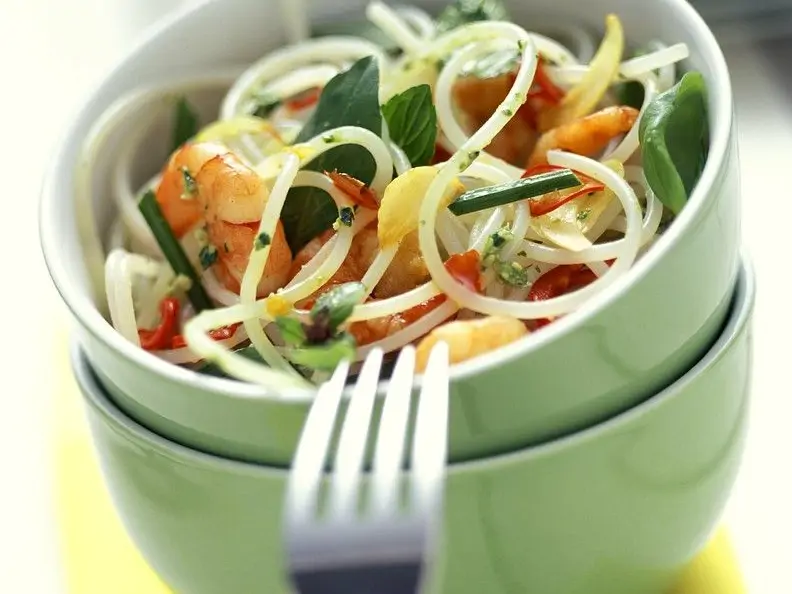Reisnudelsalat mit Garnelen
