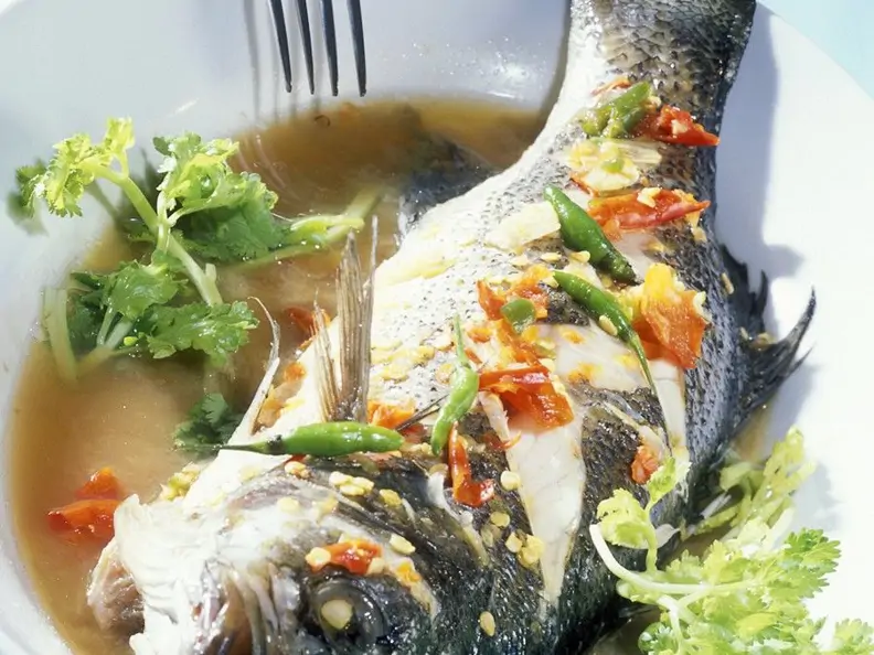 Gedämpfter Loup de mer