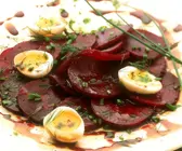 Rote Bete-Salat mit Ei