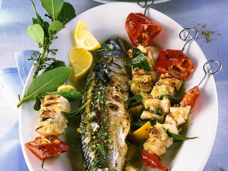 Makrele und Fischspieße vom Grill